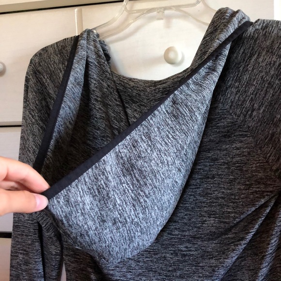 Long sleeve hooded heather grey under armour shirt - Picture 6 of 6